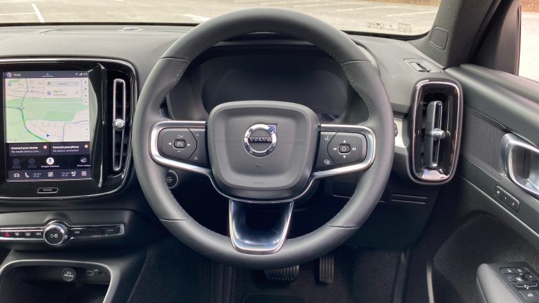 Volvo XC40 2.0 B3P Plus Dark 5dr Auto Petrol Estate
